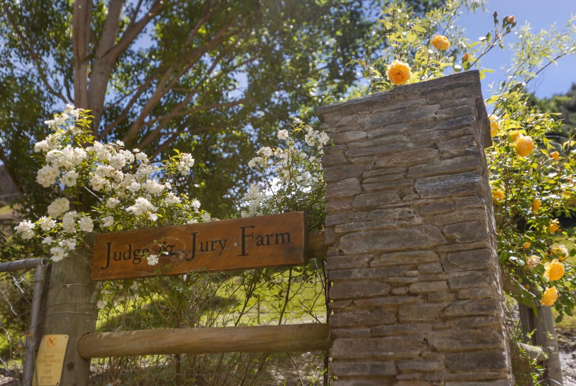 Judge & Jury Farm Retreat Villa Gibbston Bagian luar foto
